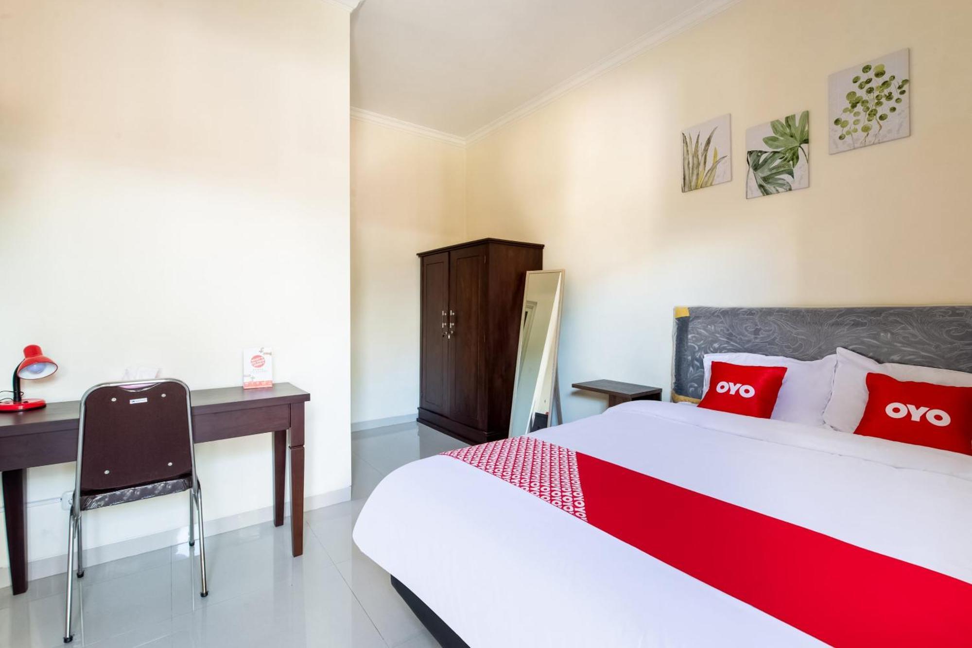 Oyo Life 3398 Griya Rm 19 Syariah Hotel สุราบายา ภายนอก รูปภาพ